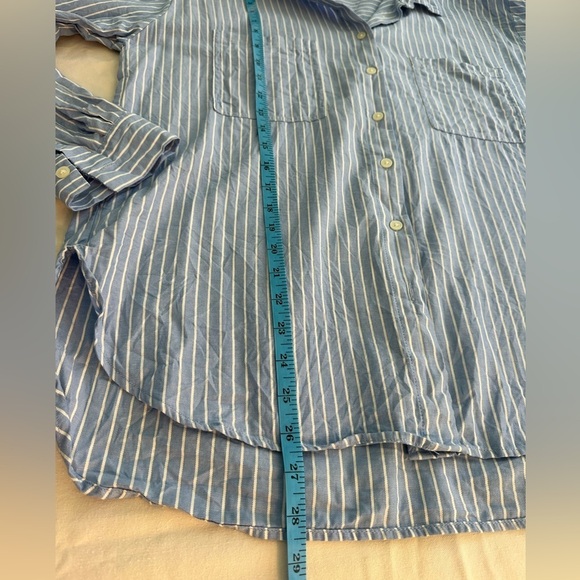 Loft Blue/White Pinstriped Button Down Long Sleeve Like New Size Large - Picture 7 of 7
